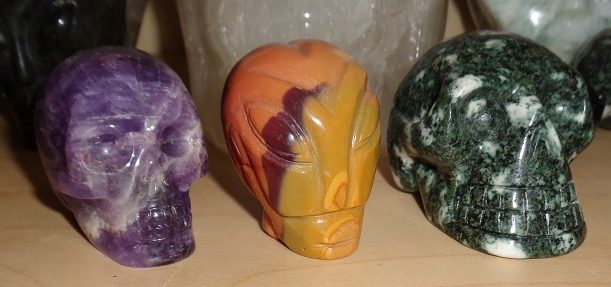 Kristallschädel Amethyst Mookait Preseli 80 g 100 g